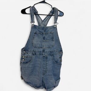 We the free shortalls